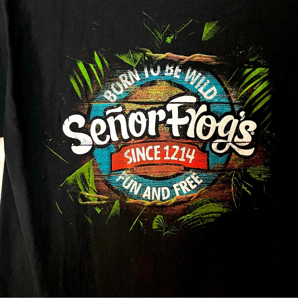 Senor Frogs Black T